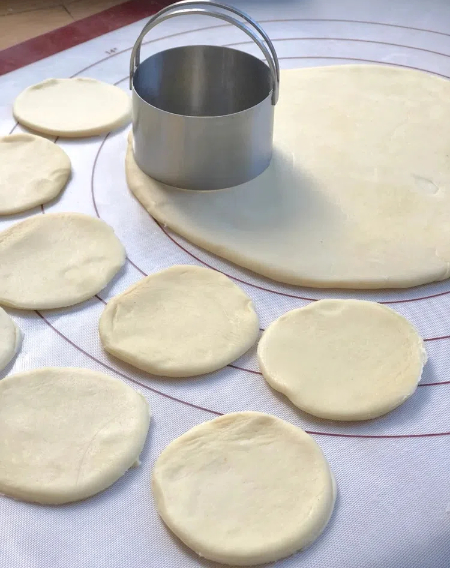 can i make pierogi dough in a stand mixer1 我可以用立式搅拌机制作饺子面团1