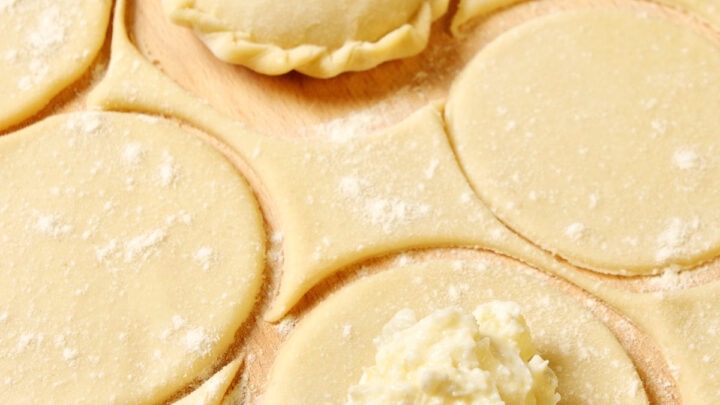 can i make pierogi dough in a stand mixer2 我可以用立式搅拌机制作饺子面团吗2