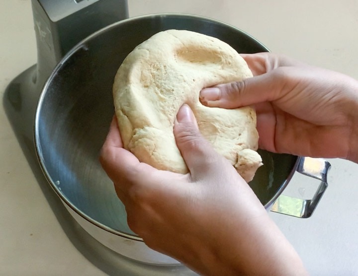 how to make roti dough in kitchenaid mixer 如何用厨房辅助搅拌机制作罗蒂面团