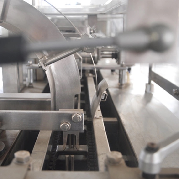 detals of Sandwich Biscuit Machine 夹心饼干机详细信息